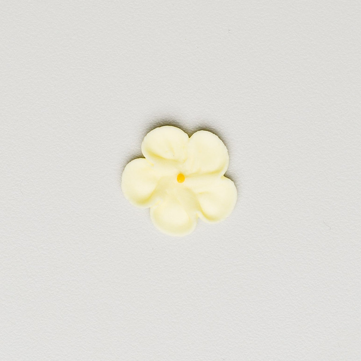 Small 7/8" Royal Icing Forget-Me-Nots - Yellow - 6 Pieces